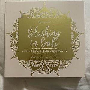 BH Cosmetics Blushing in Bali